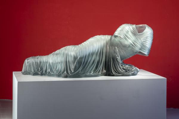 Karen LaMonte, Reclining Nocturne 4, 2018 - photo credit Francesco Allegretto; courtesy the artist and Berengo Studio.jpg Karen LaMonte, Reclining Nocturne 4, 2018 - photo credit Francesco Allegretto; courtesy the artist and Berengo Studio.jpg