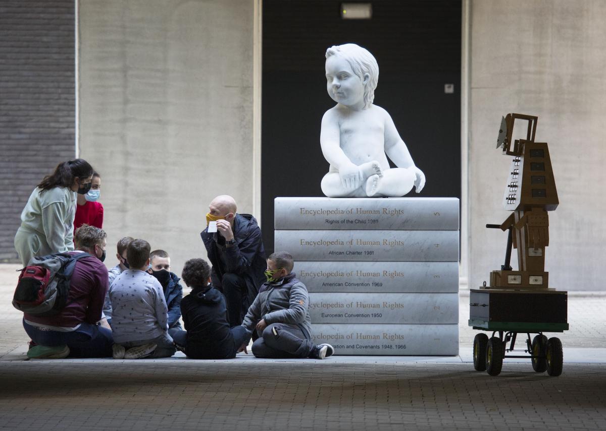 Cosmogolem ©Koen Vanmechelen